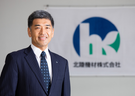 代表取締役社長 近影