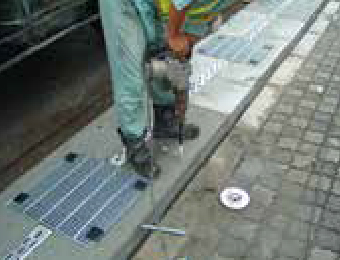 11. アンカー筋削孔・固定